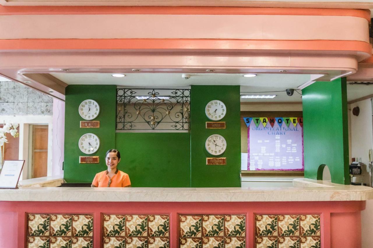 La Fiesta Hotel Iloilo Esterno foto